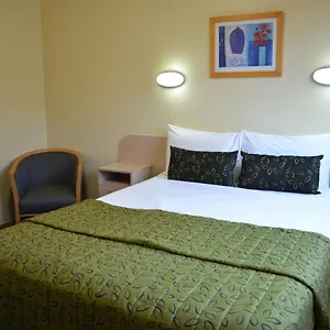 https://airport-motel.queenslandhotels.net
