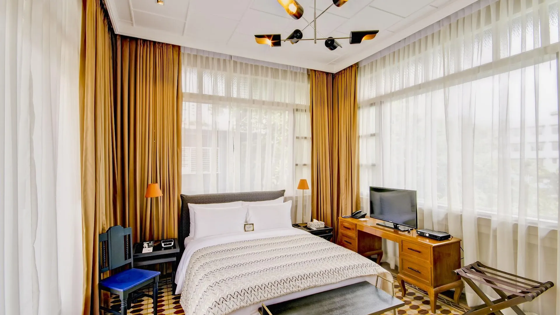 ****  The Henry Hotel Manila Pasay Philippines