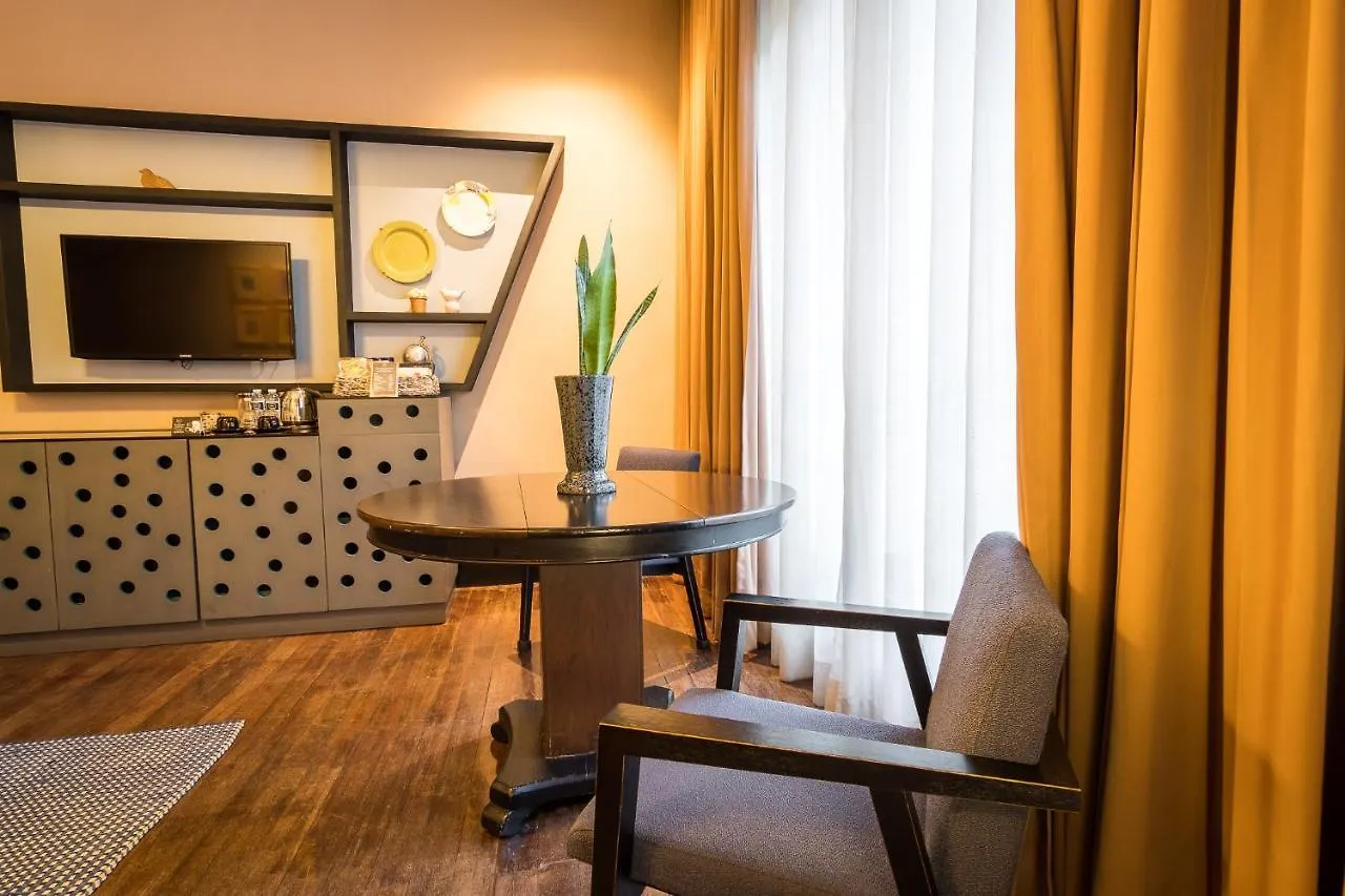 The Henry Hotel Manila Pasay