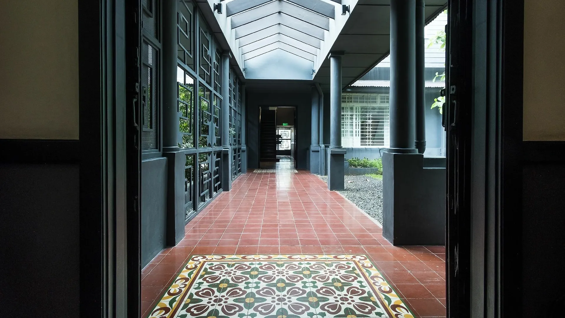 ****  The Henry Hotel Manila Pasay Philippines